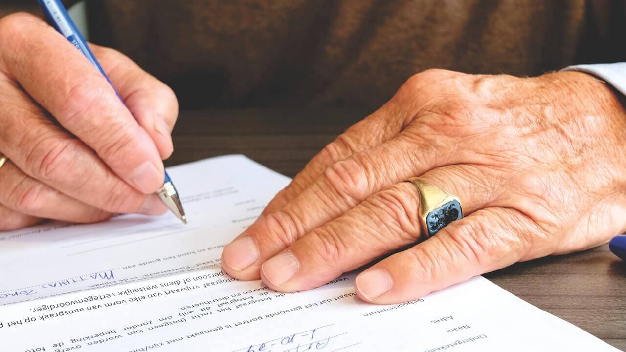 signing the lease agreement